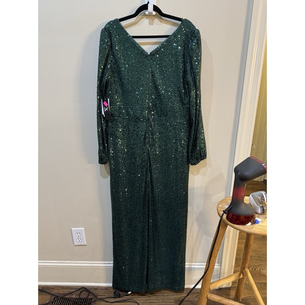 Xscape Long Sleeve Long V-Neck All Over Sequin Gown Hunter Size 18W - Picture 4 of 12